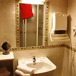 Des Chazes Hotel 3*